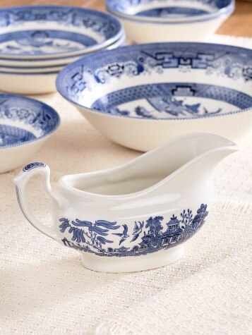 Charming Vintage Blue Willow Gravy Boat